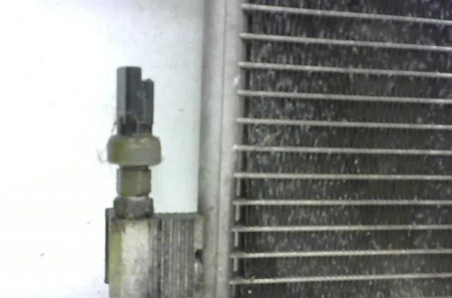 Condenseur clim Citroën C5 I (DC_) 3.0 v6 (dcxfxc, dcxfxf) (2001-2004) 5 portes occasion — photo 2