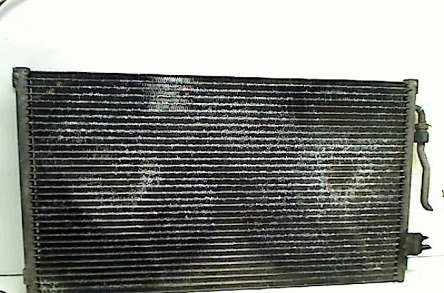 Condenseur clim CITROEN SAXO occasion — photo 2
