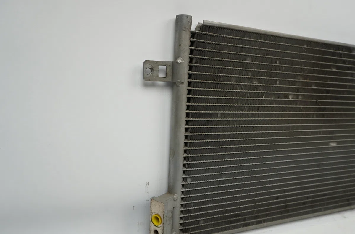 Condenseur clim Fiat GRANDE PUNTO (199_) 1.9 d multijet (2006-2009) occasion — photo 3