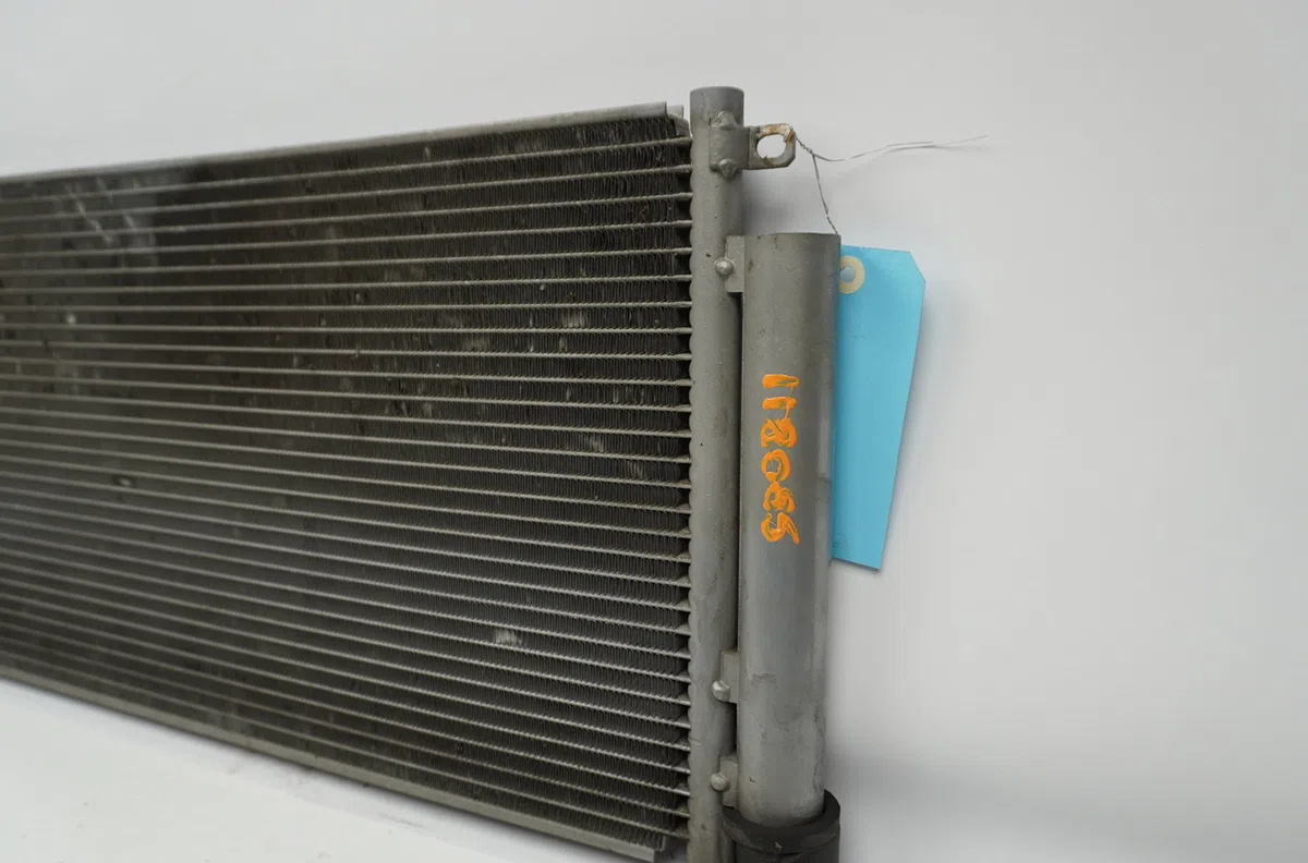 Condenseur clim Fiat GRANDE PUNTO (199_) 1.9 d multijet (2006-2009) occasion — photo 4