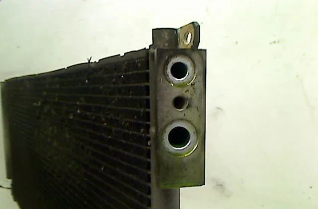 Condenseur clim Fiat PUNTO EVO (199_) 1.3 d multijet (199axc1a, 199bxc1a, 199axt1a, 199bxt1a) (2009-2012) 3 portes occasion — photo 2