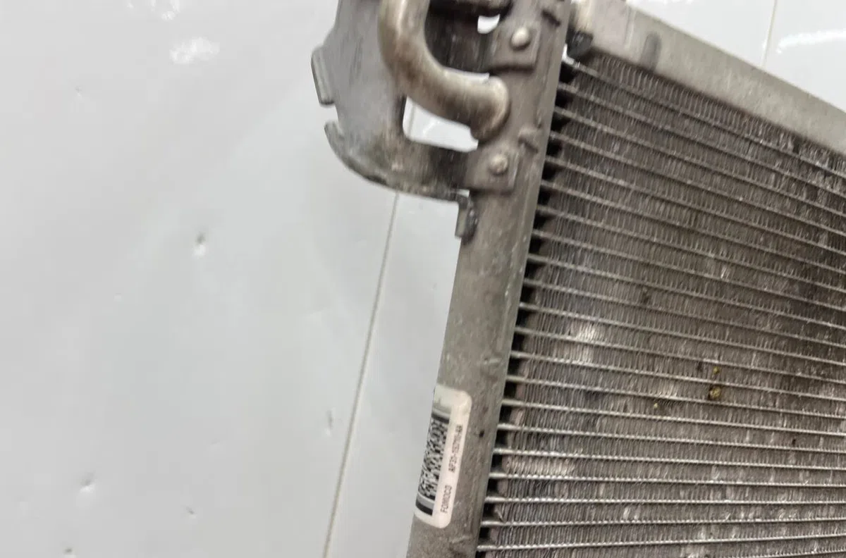 Condenseur clim FORD FIESTA 6 PHASE 1 occasion — photo 2