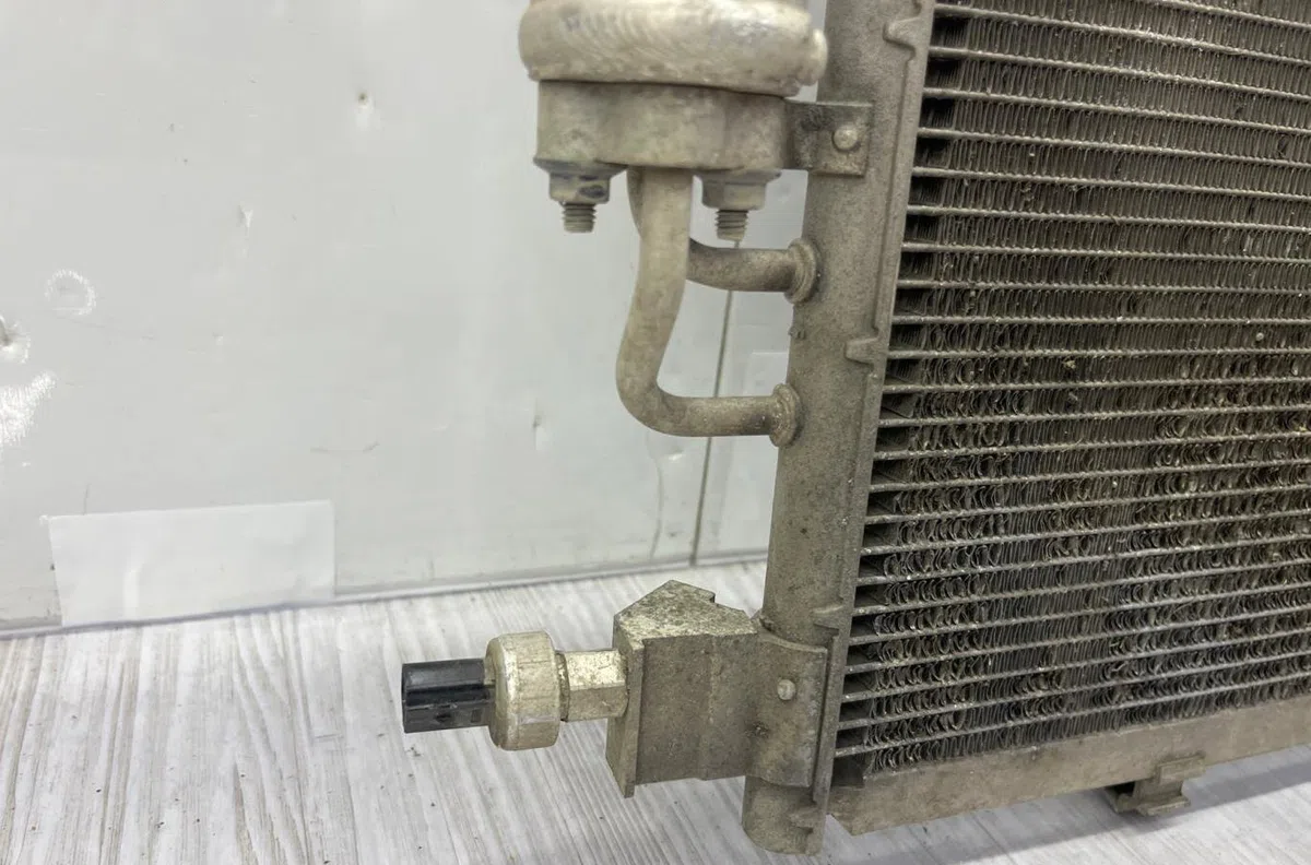 Condenseur clim FORD FIESTA 6 PHASE 1 occasion — photo 3