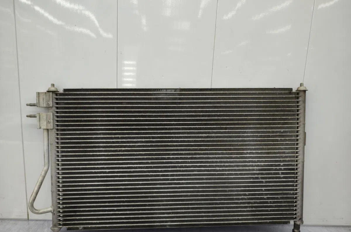 Condenseur clim FORD FOCUS 1 occasion — photo 2