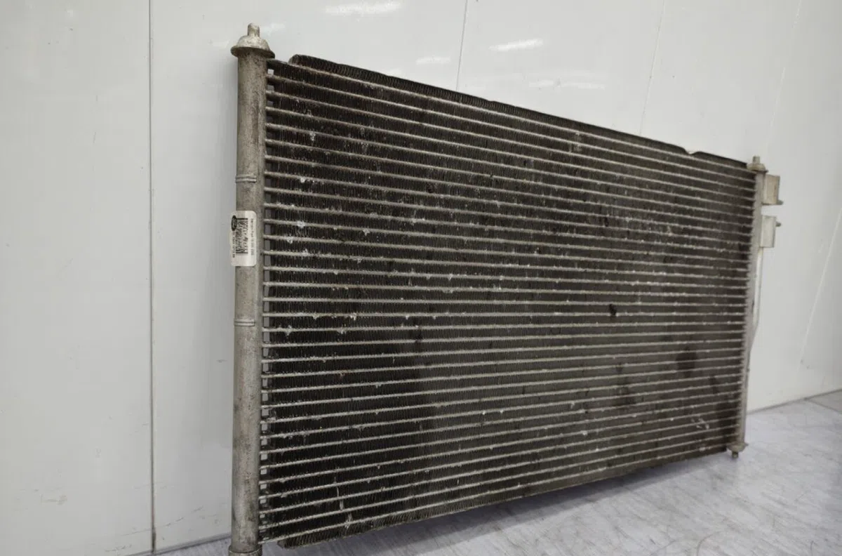 Condenseur clim FORD FOCUS 1 occasion — photo 4