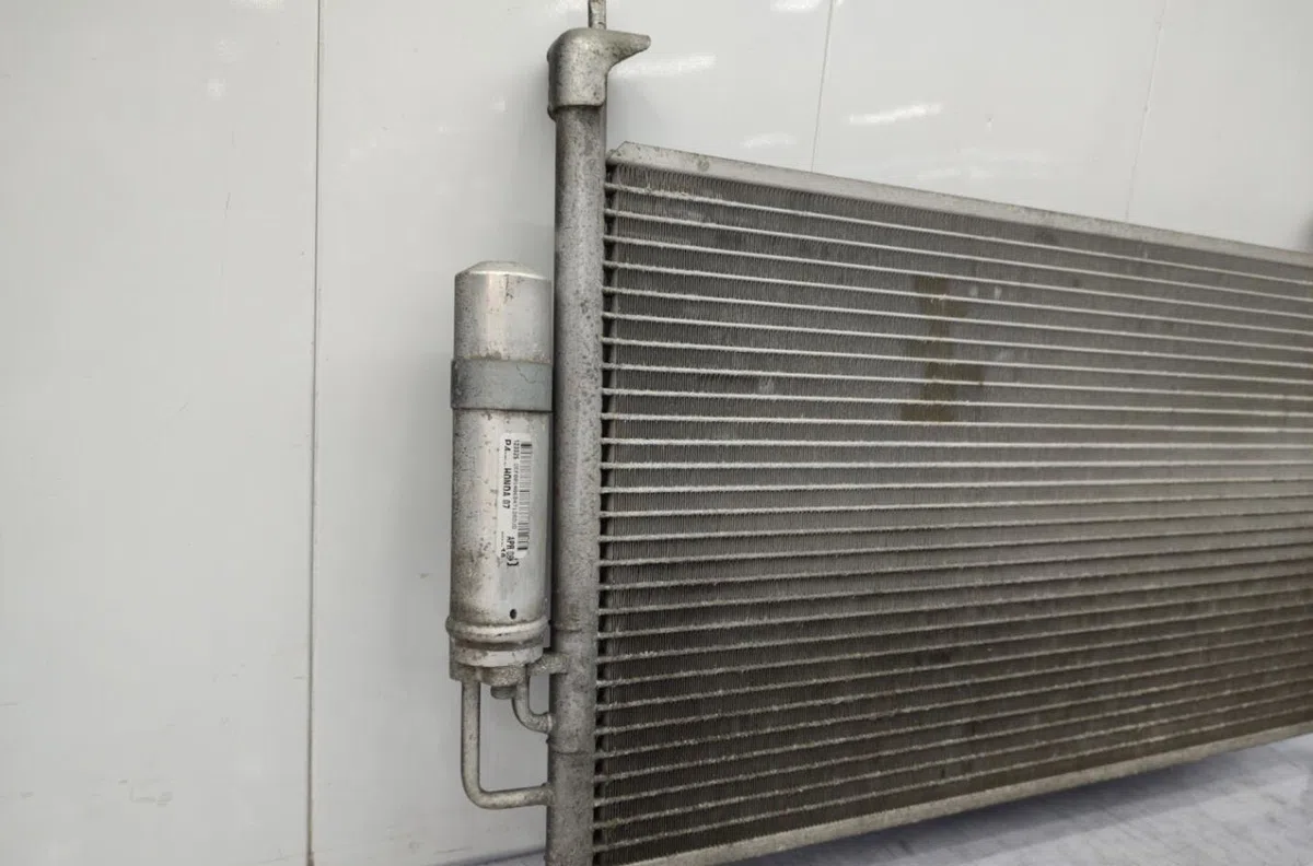 Condenseur clim HONDA CIVIC 8 PHASE 1 occasion — photo 2