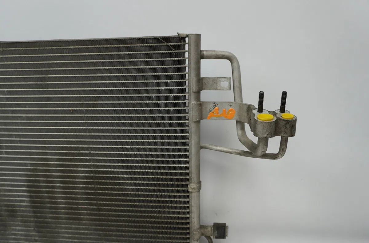Condenseur clim Hyundai TUCSON (JM) 2.0 crdi traction intégrale (2004-2010) occasion — photo 3