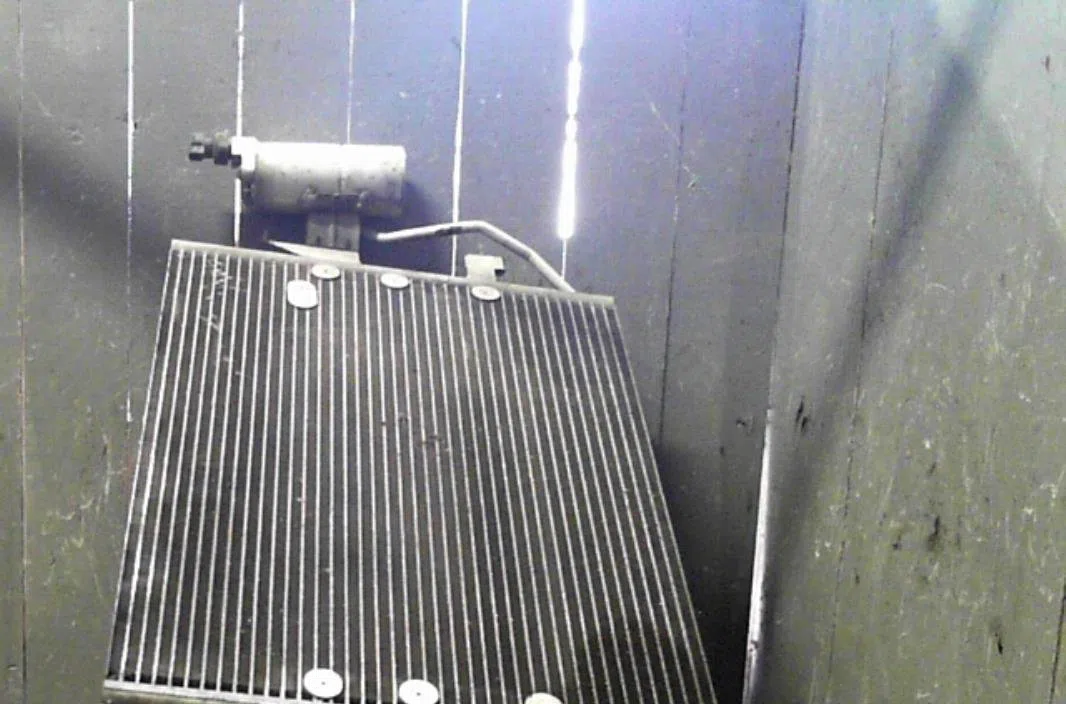 Condenseur clim MERCEDES CLASSE A 168  CLASSE A 168 PHASE 2 occasion — photo 2