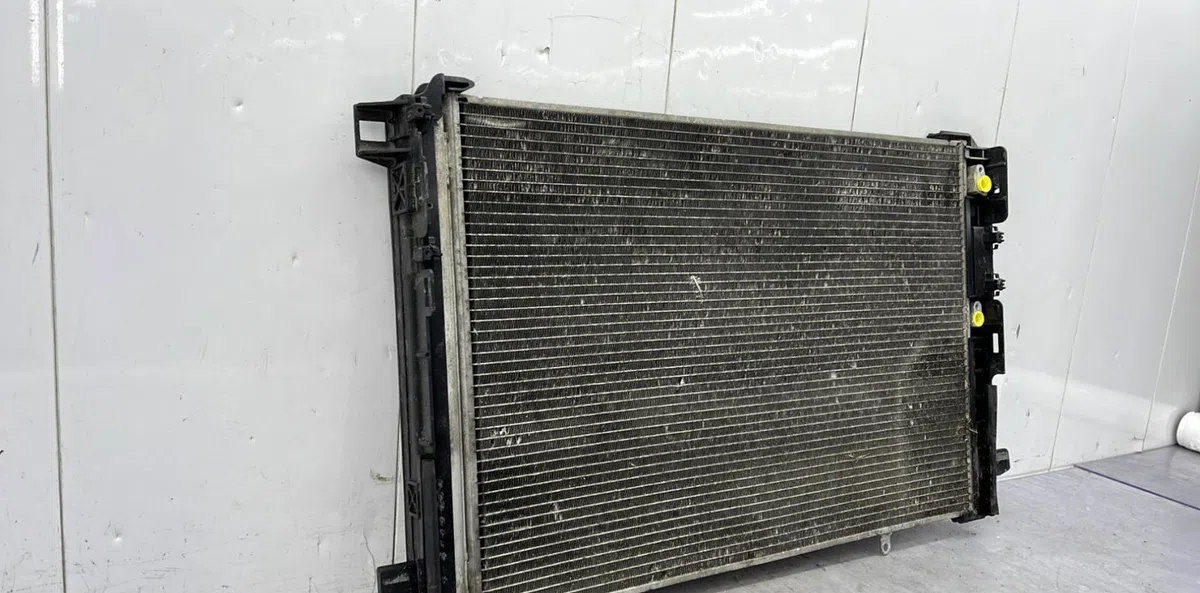 Condenseur clim MERCEDES CLASSE C 204 PHASE 1 occasion — photo 3