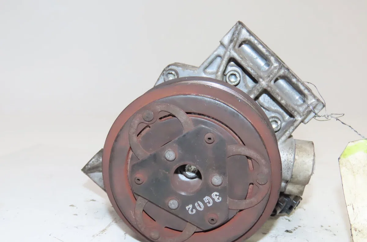 Condenseur clim Nissan MICRA IV (K13K) 1.2 (2010-2015) occasion — photo 4
