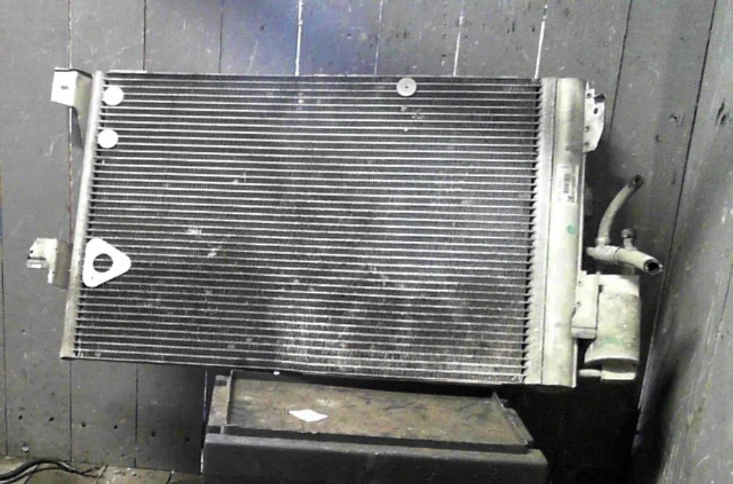 Condenseur clim Opel ZAFIRA A Monospace (T98) 1.8 16v (f75) (1999-2000) occasion