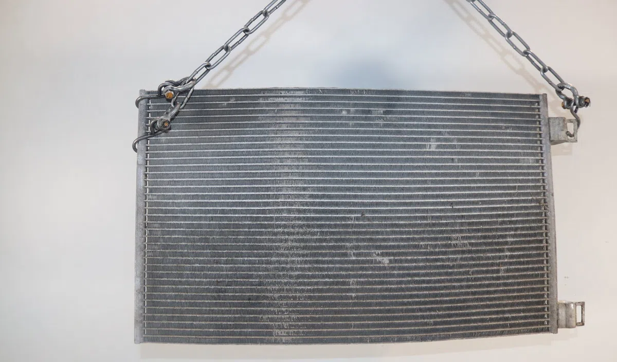 Condenseur clim Renault KANGOO Express (FW0-1_) 1.5 dci 75 (fw07, fw10, fw04) (2010) 4 portes occasion