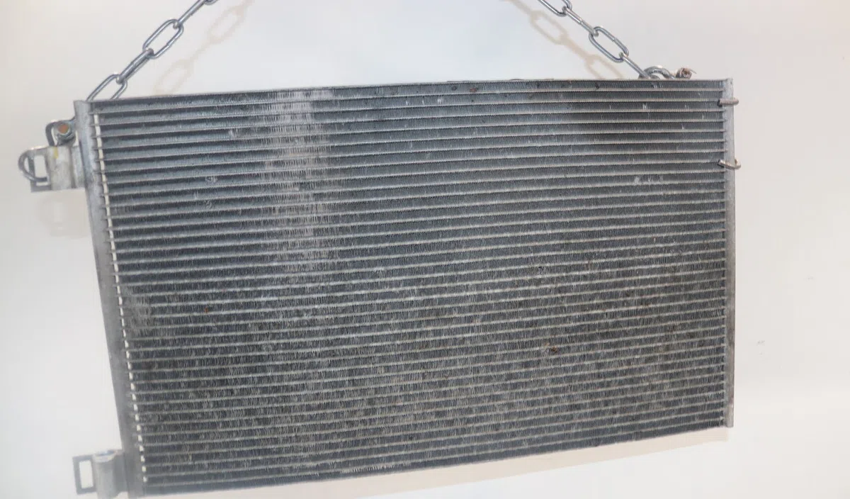 Condenseur clim Renault KANGOO Express (FW0-1_) 1.5 dci 75 (fw07, fw10, fw04) (2010) 4 portes occasion