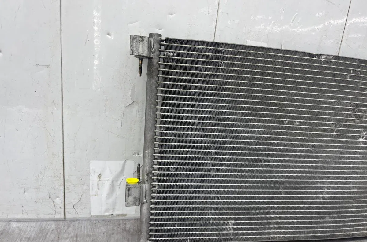 Condenseur clim RENAULT LAGUNA 3 PHASE 1 occasion
