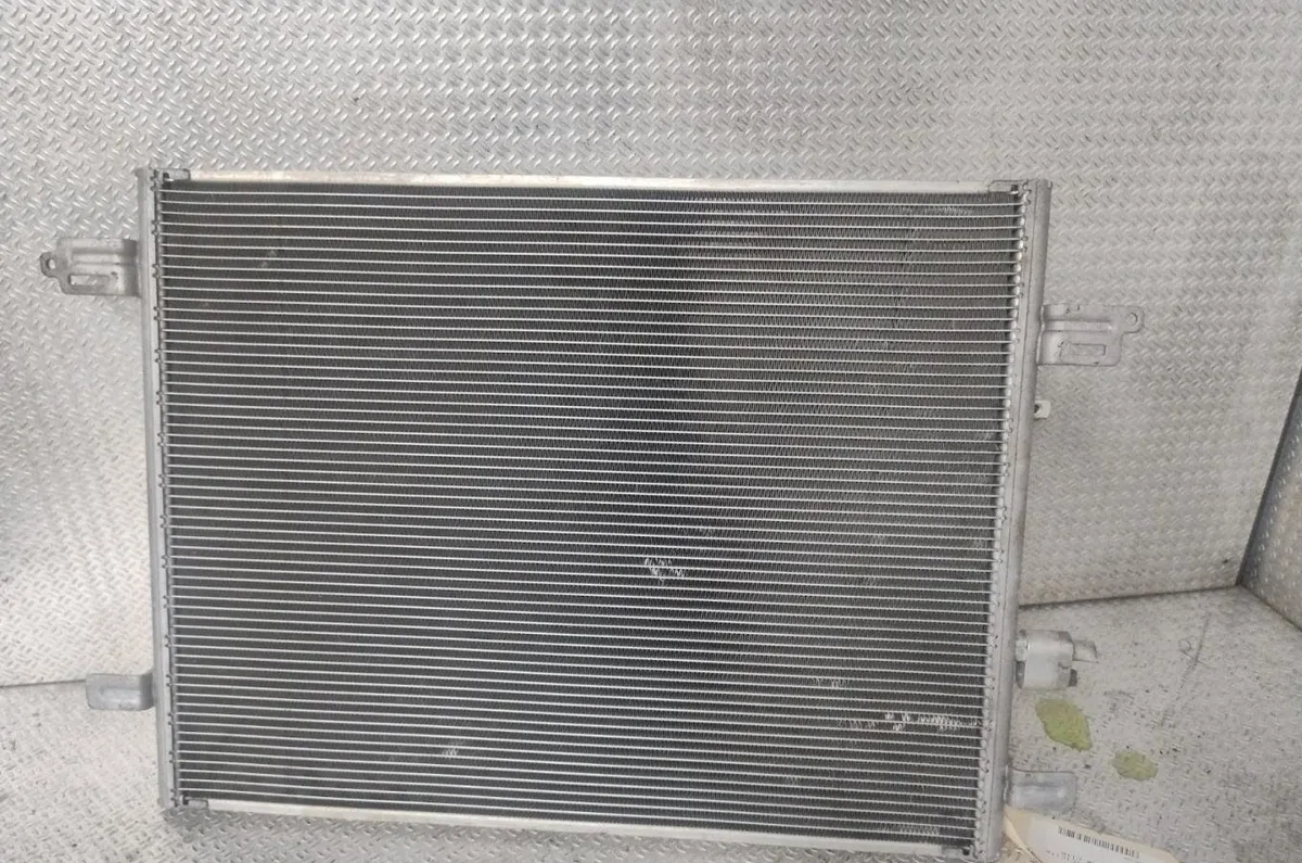 Condenseur clim Renault MASTER III Camion plate-forme-Châssis (EV, HV, UV) 2.3 dci 145 fwd (ev0e, ev0f, hv0e, hv0f, uv0e