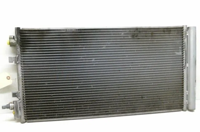 Condenseur clim Renault MEGANE III Grandtour (KZ0-1) 1.5 dci (kz09, kz0d, kz1g, kz29, kz14, kz1w, kz10, kz1f,... (2009) 