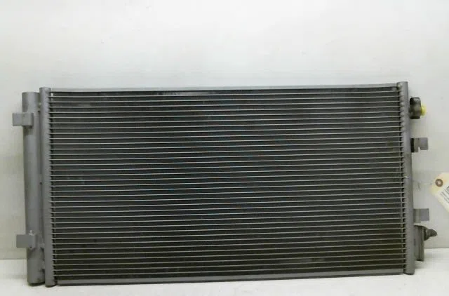 Condenseur clim Renault MEGANE III Grandtour (KZ0-1) 1.5 dci (kz09, kz0d, kz1g, kz29, kz14, kz1w, kz10, kz1f,... (2009) 