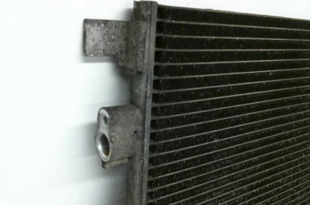 Condenseur clim Renault SCÉNIC II (JM0-1_) 1.6 (jm0c, jm0j, jm1b) (2003-2006) 5 portes occasion