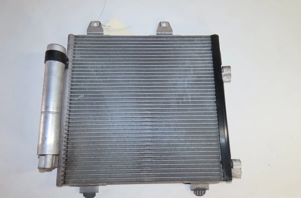 Condenseur clim Toyota AYGO (_B1_) 1.0 (kgb10_) (2005-2014) 5 portes occasion