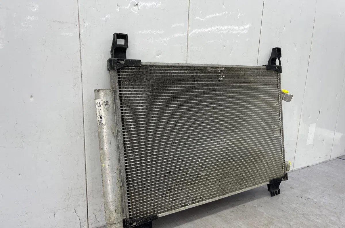 Condenseur clim TOYOTA YARIS 2 PHASE 1 occasion