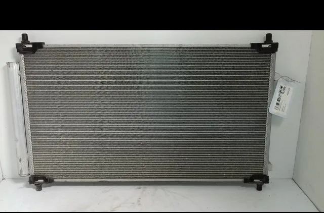 Condenseur clim Toyota YARIS (_P13_) 1.5 hybrid (nhp130_) (2012) occasion