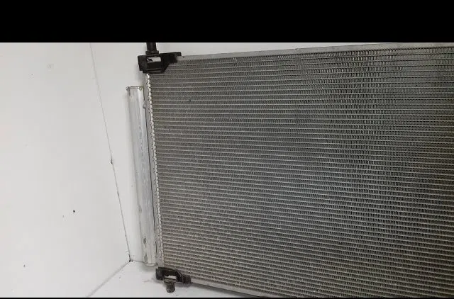 Condenseur clim Toyota YARIS (_P13_) 1.5 hybrid (nhp130_) (2012) occasion