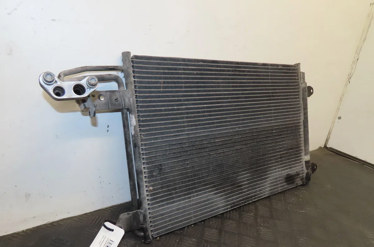 Condenseur clim Volkswagen EOS (1F7, 1F8) 2.0 tdi 16v (2008-2015) occasion