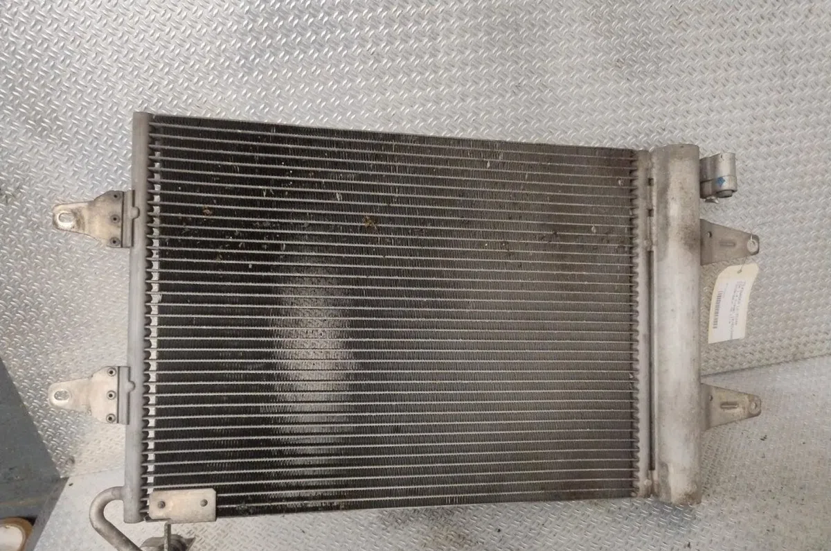 Condenseur clim Volkswagen FOX 3-5 portes (5Z1, 5Z3, 5Z4) 1.4 tdi (2005-2009) occasion