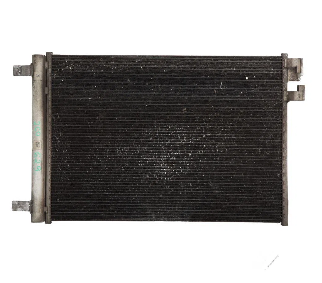 Condenseur clim Volkswagen PASSAT B8 (3G2, CB2) 1.6 tdi (2014) occasion