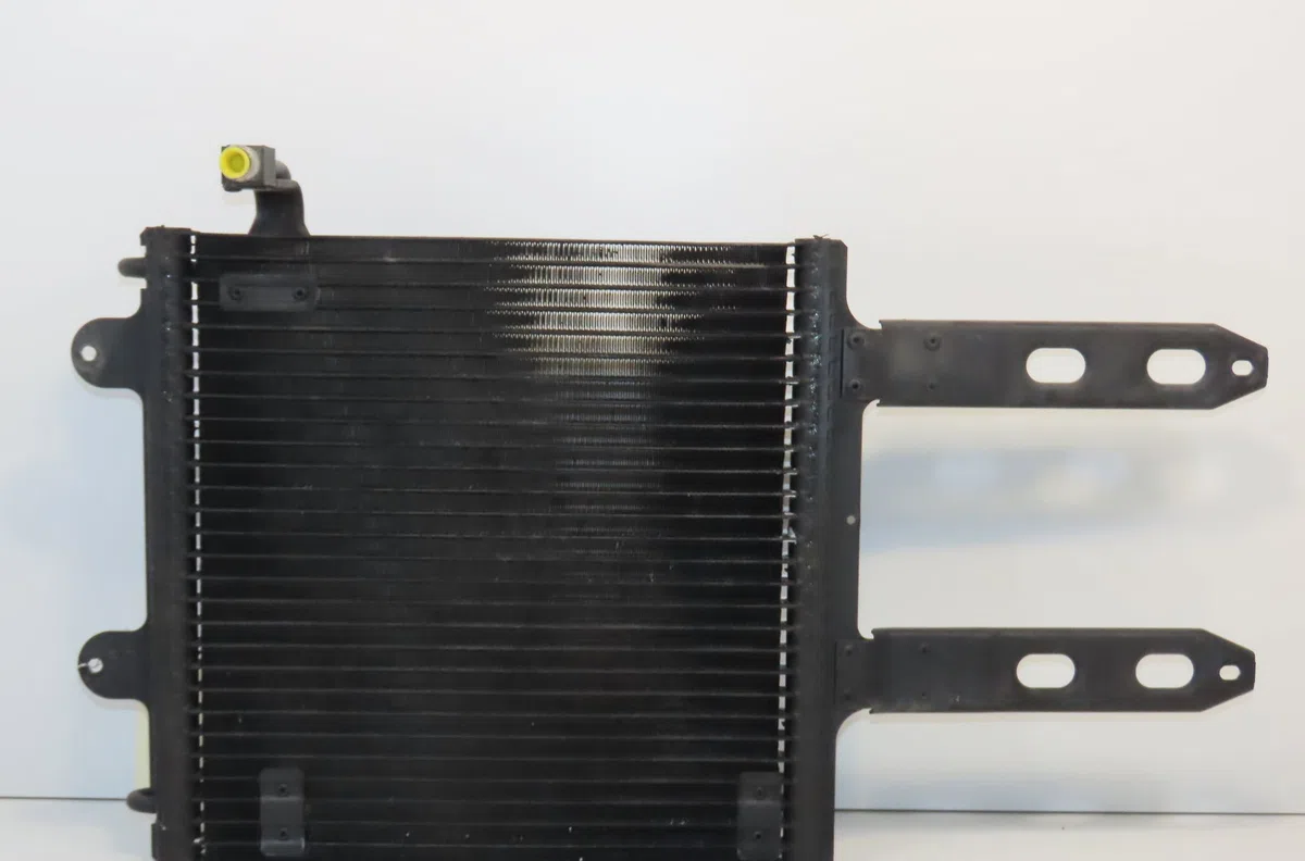Condenseur clim Volkswagen POLO (6N2) 1.4 (1999-2001) 5 portes occasion