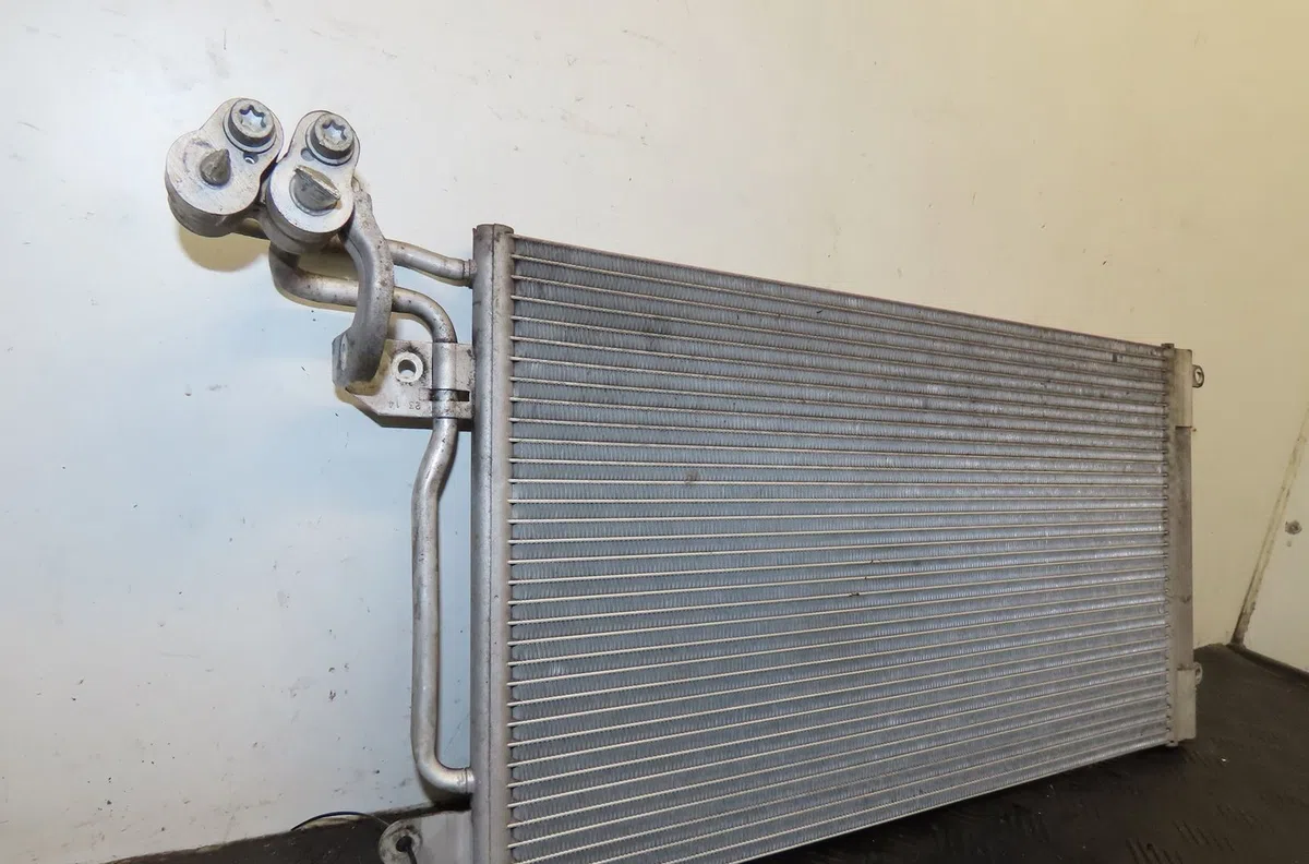 Condenseur clim Volkswagen POLO V (6R1, 6C1) 1.4 tdi (2014) 5 portes occasion