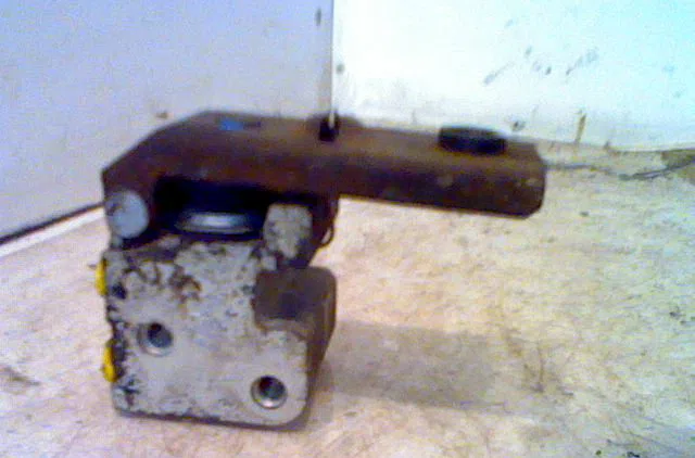Correcteur de hauteur ar FORD COURRIER III 2000 occasion