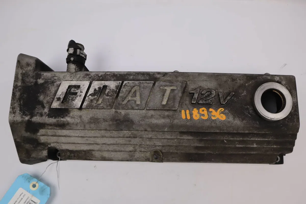 Couvre culasse Fiat BRAVA (182_) 1.4 12 v (182.ba) (1995-1998) occasion