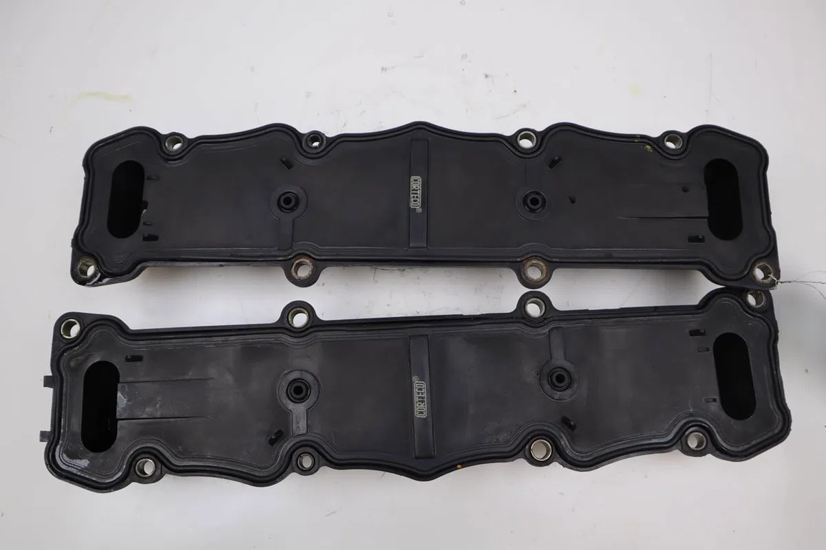 Couvre culasse Peugeot 206 CC (2D) 1.6 16v (2dnfuf, 2dnfur) (2000-2007) 2 portes occasion