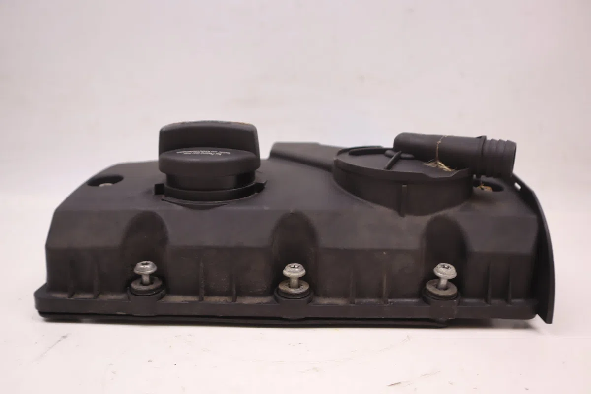 Couvre culasse Volkswagen POLO (9N_, 9A_) 1.4 tdi (2001-2005) 3 portes occasion