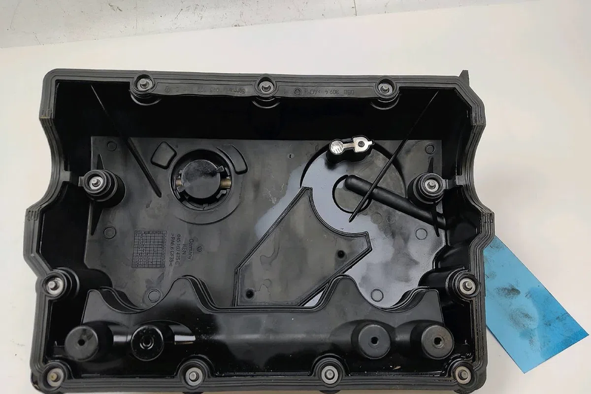 Couvre culasse Volkswagen POLO (9N_, 9A_) 1.4 tdi (2001-2005) 5 portes occasion