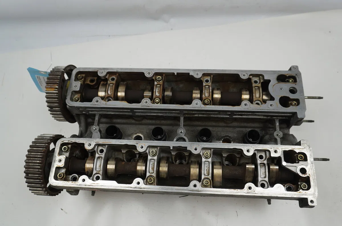Culasse essence Peugeot 307 CC (3B) 2.0 16v (2003-2005) 2 portes occasion