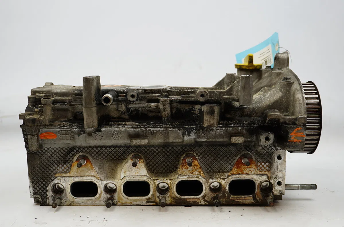 Culasse essence Renault CLIO II (BB_, CB_) 1.6 16v (bb01, bb0h, bb0t, bb14, bb1d, bb1r, bb2kl, bb3g... (1998-2005) occas