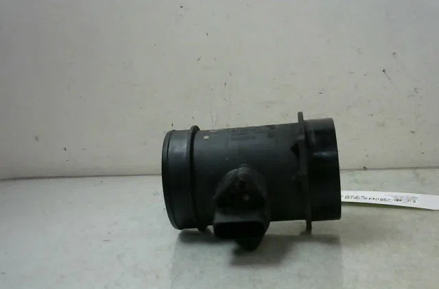 Debimetre air Audi A4 B5 Avant (8D5) 2.5 tdi quattro (1997-2001) occasion