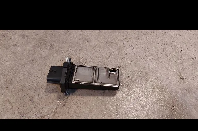 Debimetre air Nissan QASHQAI - QASHQAI 2 I (J10, NJ10, JJ10E) 2.0 dci traction intégrale (2007-2013) 5 portes occasion