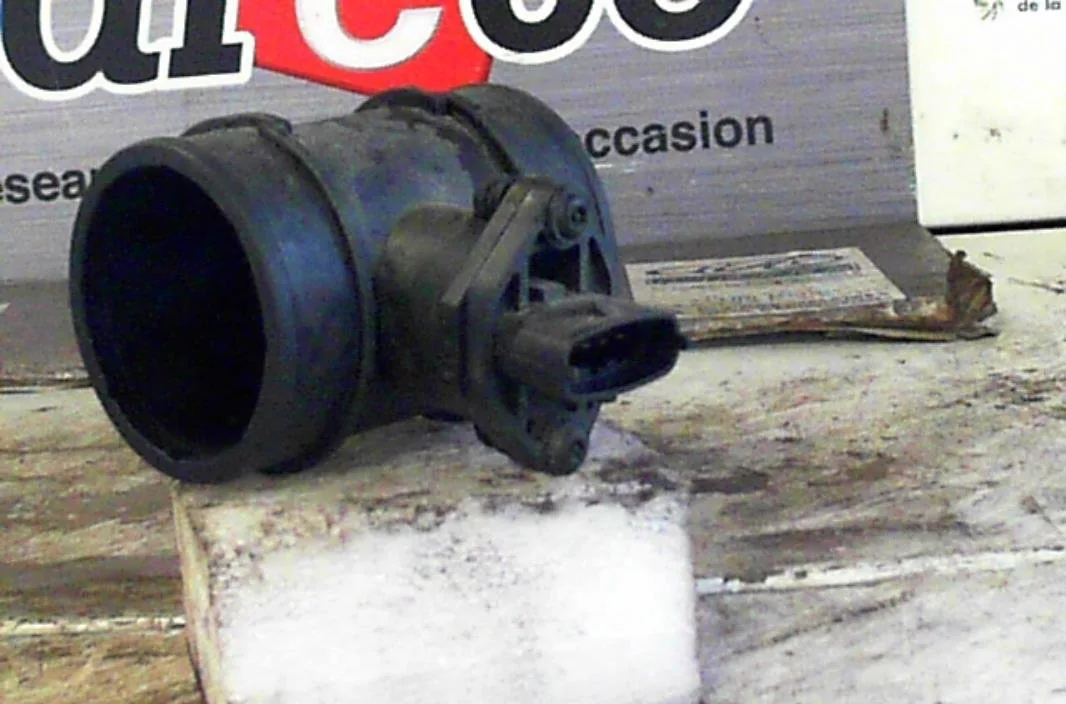 Debimetre air Opel CORSA C (X01) 1.7 dti (f08, f68) (2000-2009) 5 portes occasion