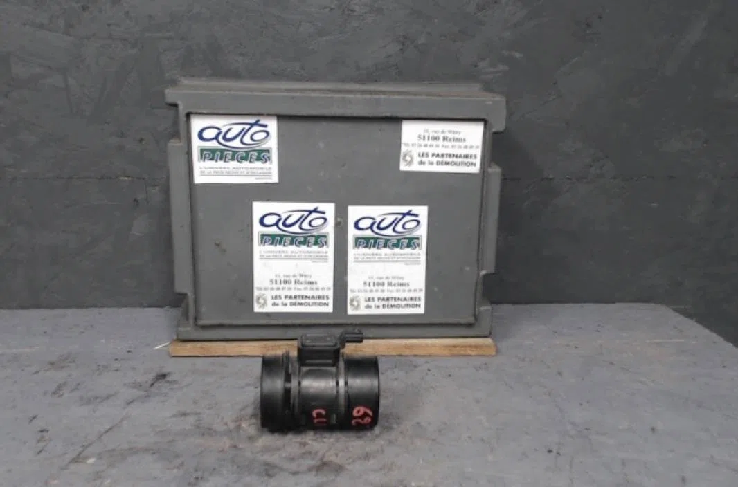 Debimetre air RENAULT CLIO 4  CLIO 4 PHASE 1 BREAK occasion