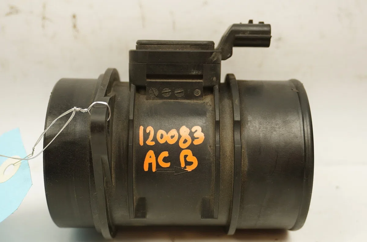 Debimetre air Renault MEGANE III 3-5 portes (BZ0-1_, B3_) 1.5 dci (bz09, bz0d, bz1w, bz29, bz14) (2009) 5 portes occasio