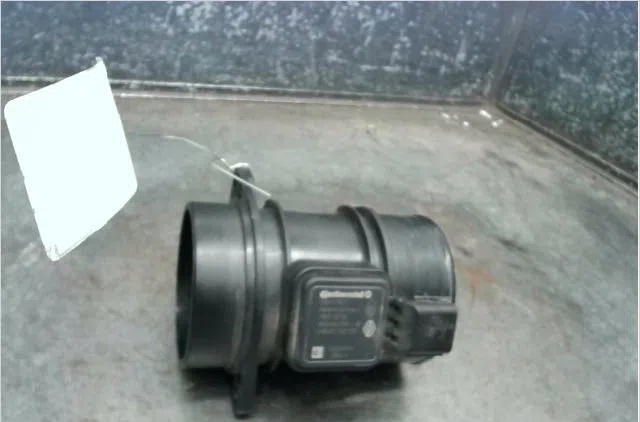 Debimetre air Renault MEGANE III 3-5 portes (BZ0-1_, B3_) 1.9 dci (bz0n, bz0j) (2008) occasion