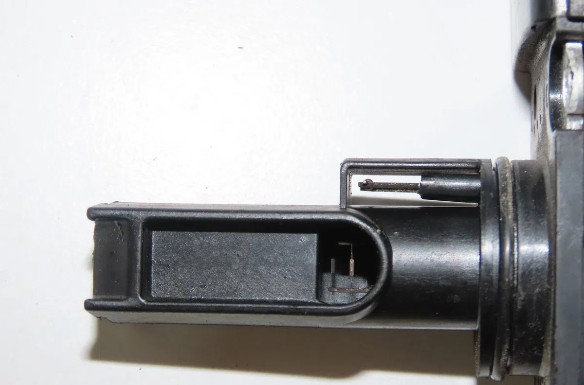 Debimetre air Toyota AVENSIS (_T25_) 2.0 d-4d (cdt250_) (2003-2008) occasion