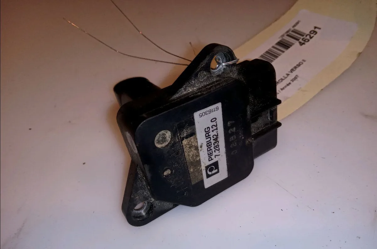 Debimetre air Toyota COROLLA Verso (ZER_, ZZE12_, R1_) 2.2 d-4d (aur10_) (2005-2009) occasion