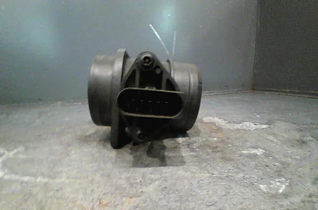 Debimetre air VOLKSWAGEN GOLF V Phase 1 11-2003--10-2008 occasion