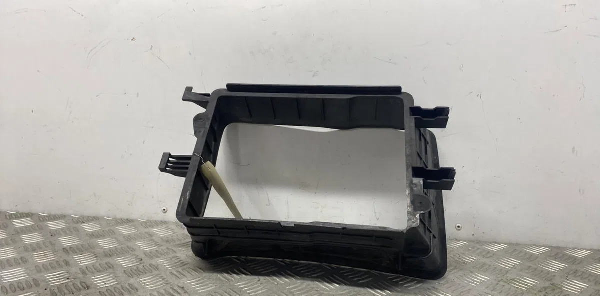 Deflecteur hayon RENAULT MEGANE 4 PHASE 1 occasion