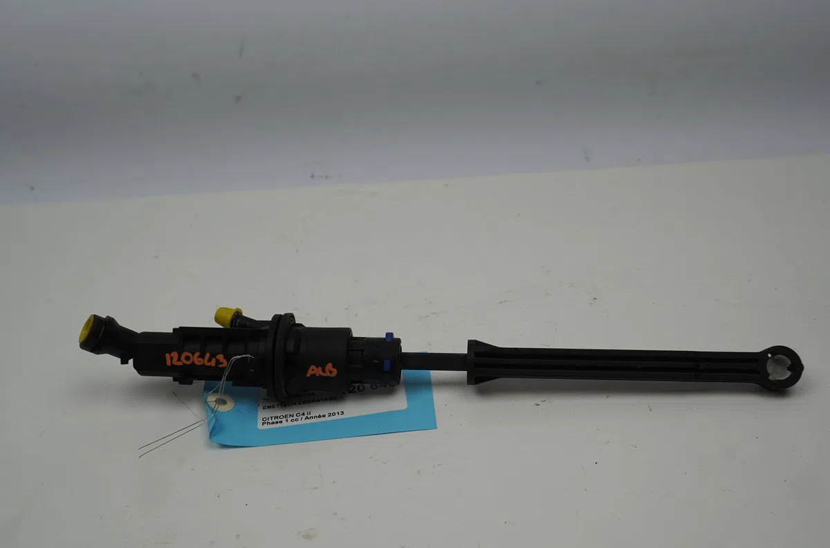 Emetteur embrayage Citroen C4 II (NC_) 1.6 hdi 90 (2009) 5 portes occasion