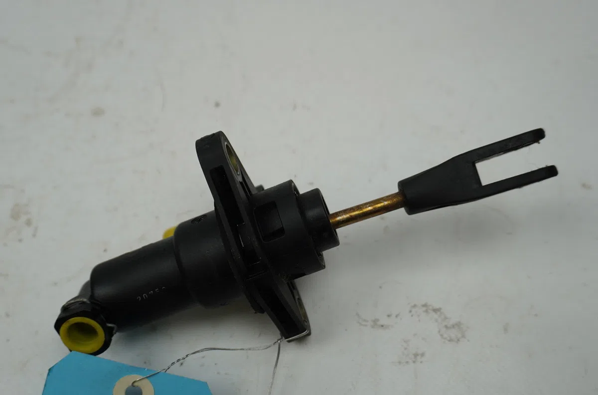Emetteur embrayage Mitsubishi COLT VI (Z3_A, Z2_A) 1.3 (z21a) (2004-2012) occasion